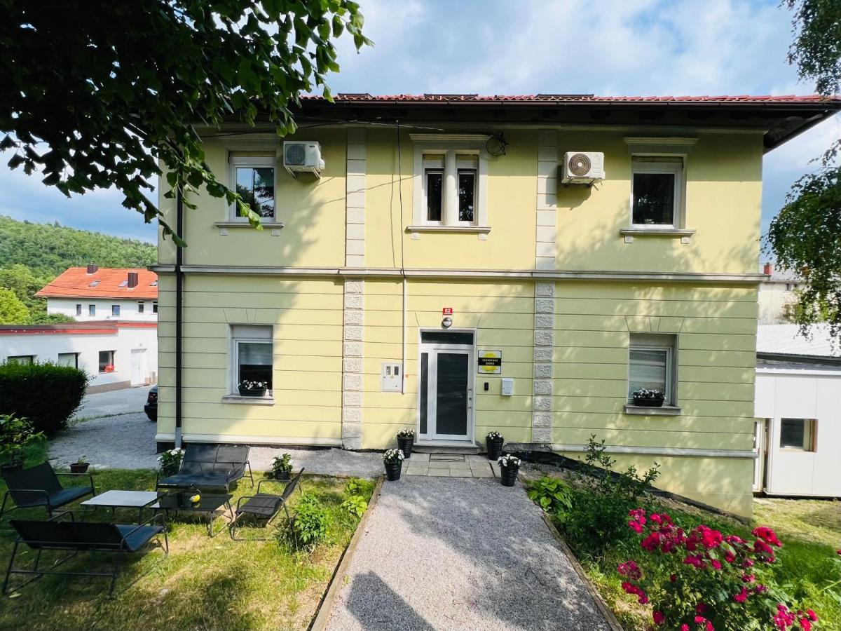 Hotel Lemonwood House à Postojna Extérieur photo