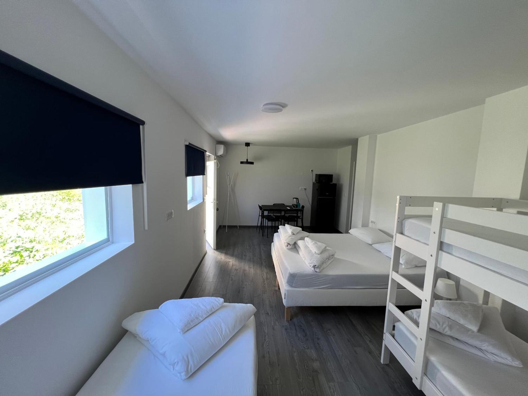 Hotel Lemonwood House à Postojna Extérieur photo