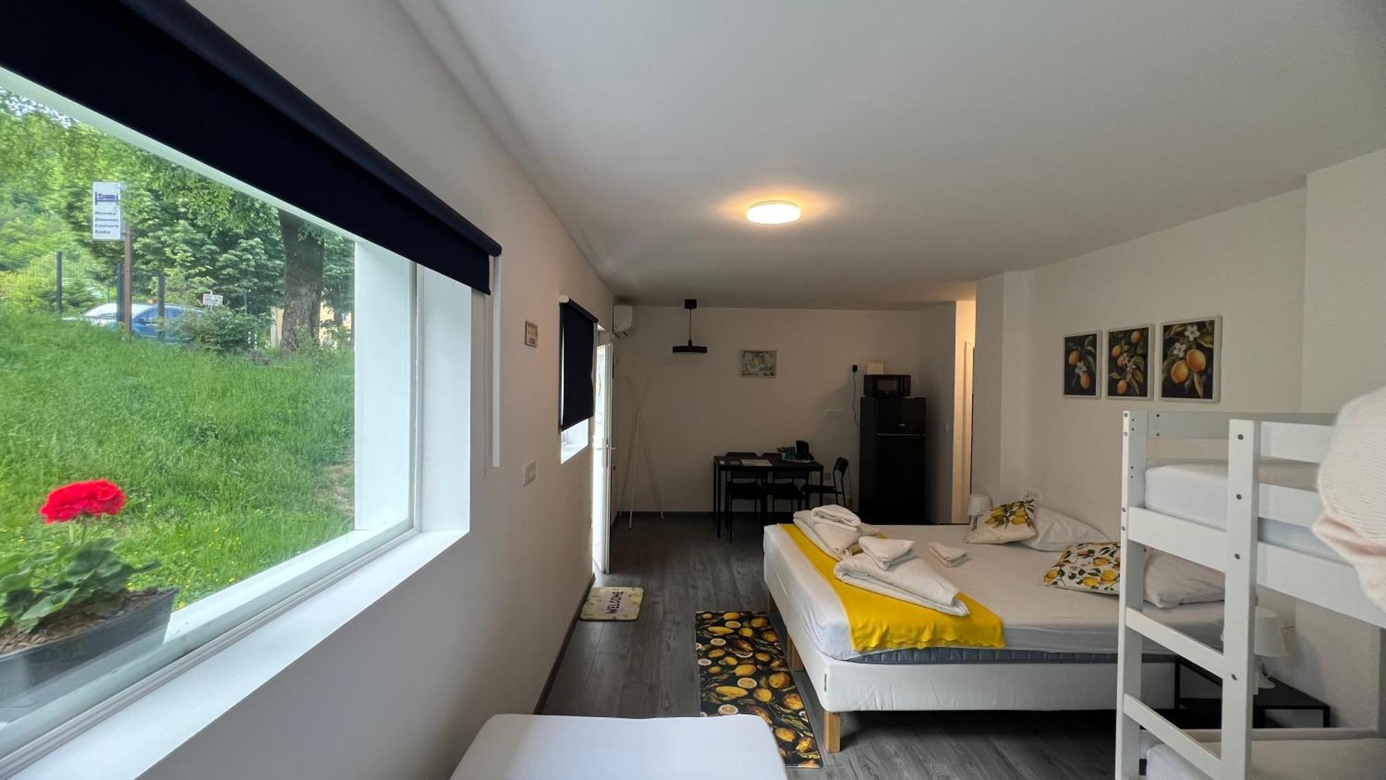 Hotel Lemonwood House à Postojna Extérieur photo