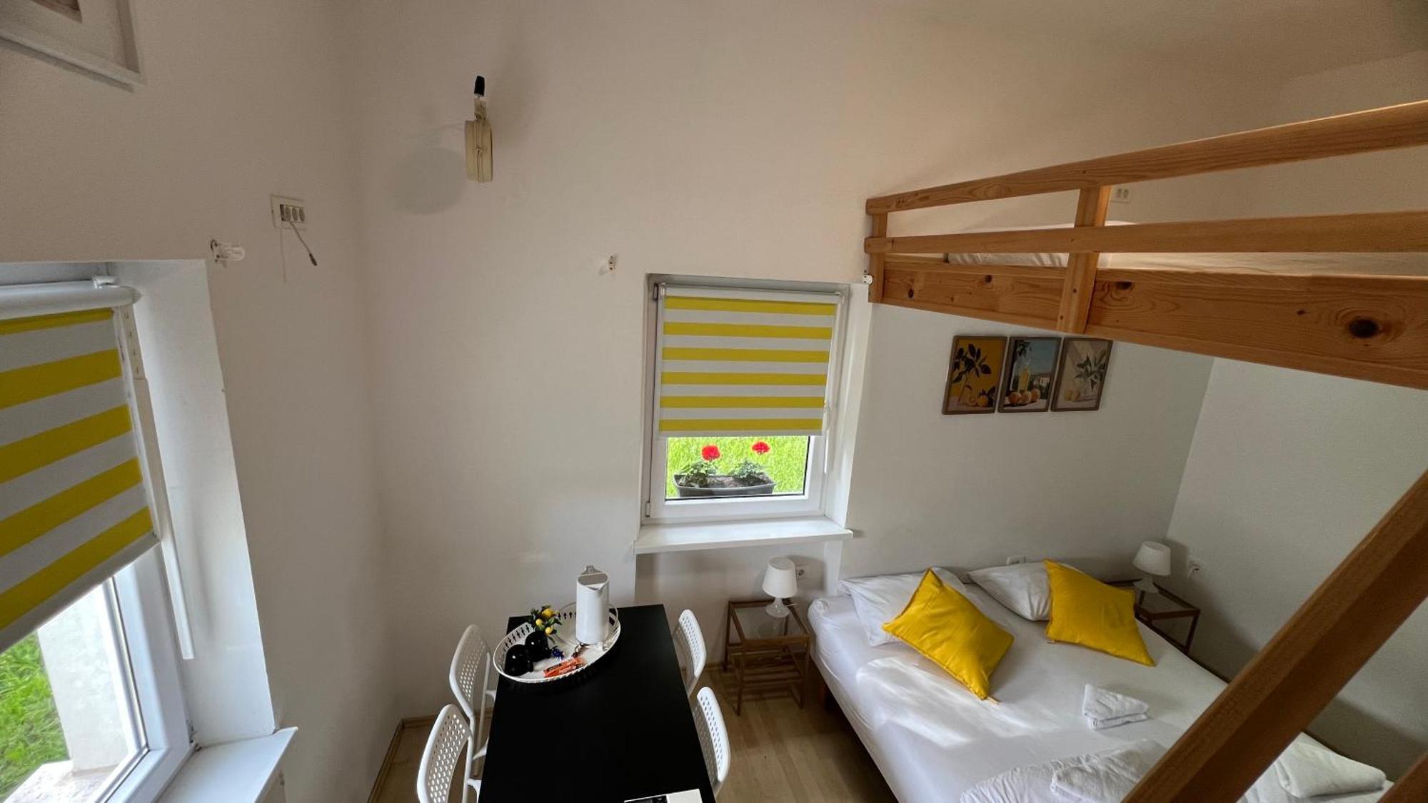Hotel Lemonwood House à Postojna Extérieur photo