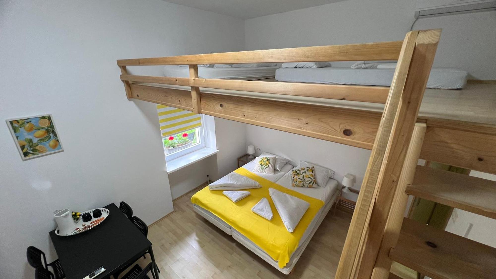 Hotel Lemonwood House à Postojna Extérieur photo