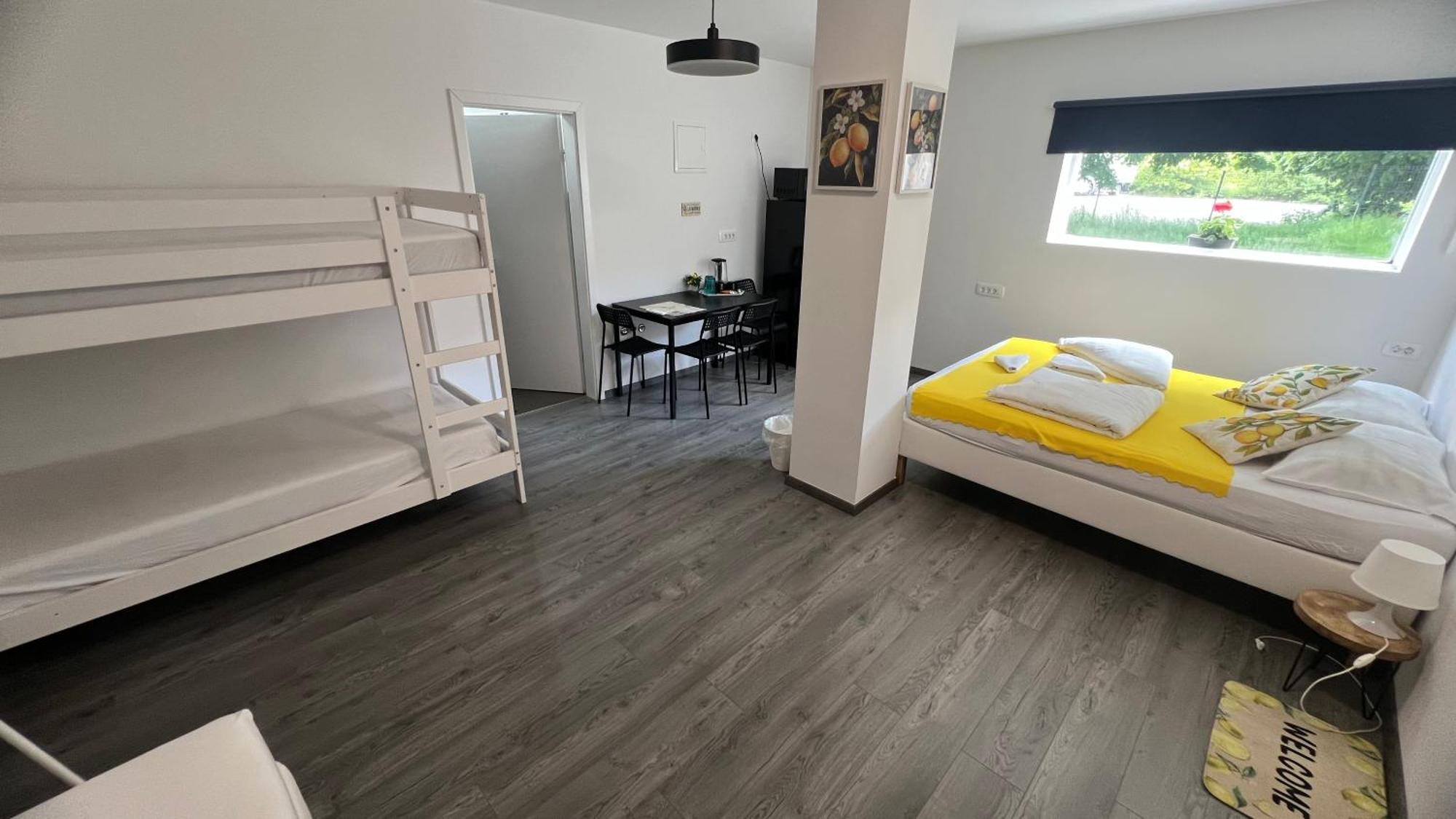 Hotel Lemonwood House à Postojna Extérieur photo
