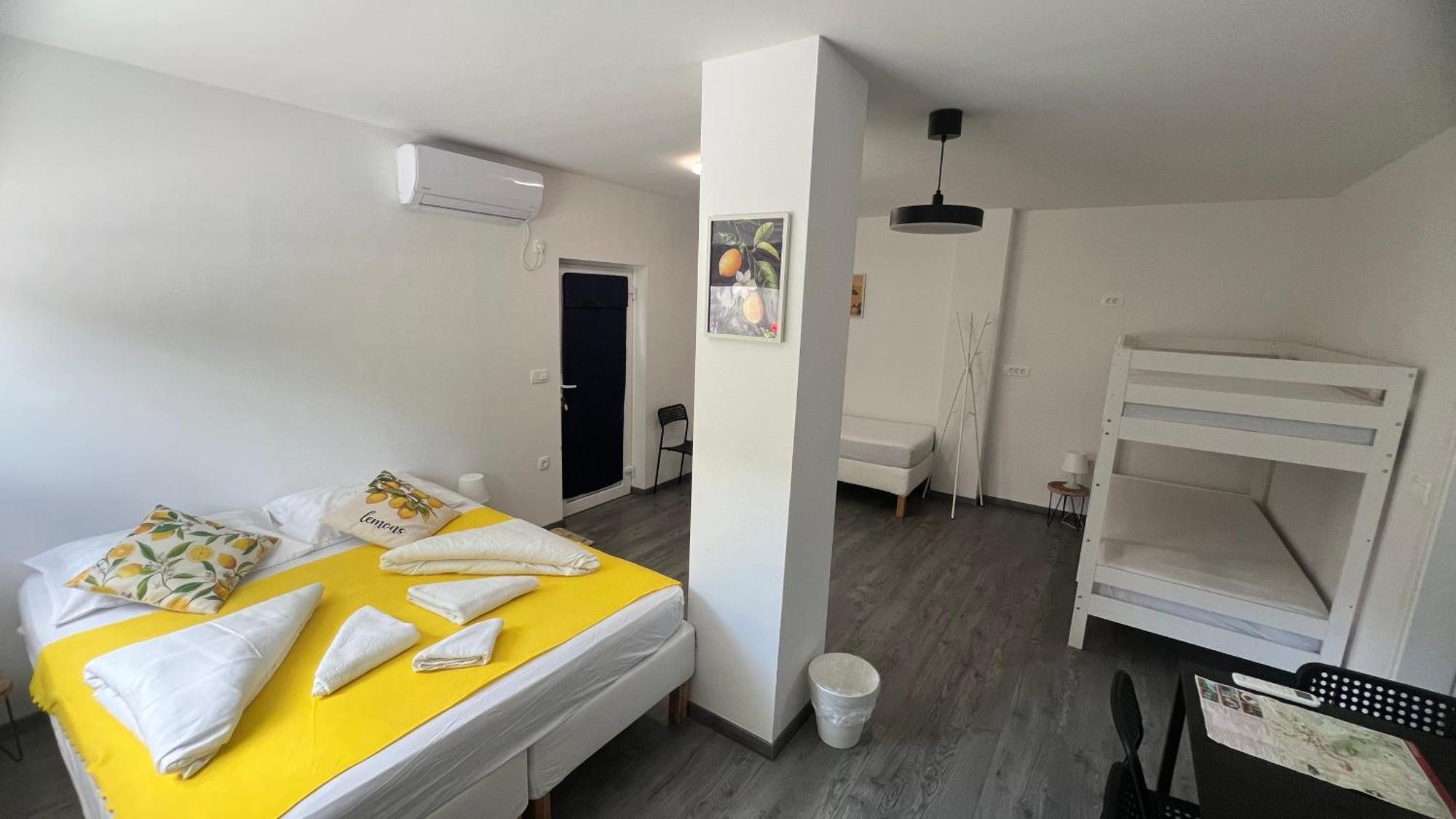 Hotel Lemonwood House à Postojna Extérieur photo