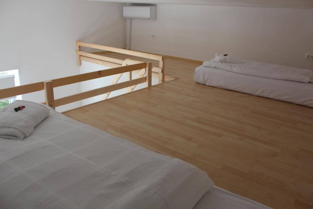 Hotel Lemonwood House à Postojna Extérieur photo