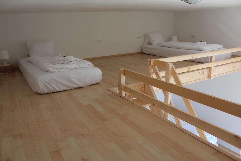 Hotel Lemonwood House à Postojna Extérieur photo
