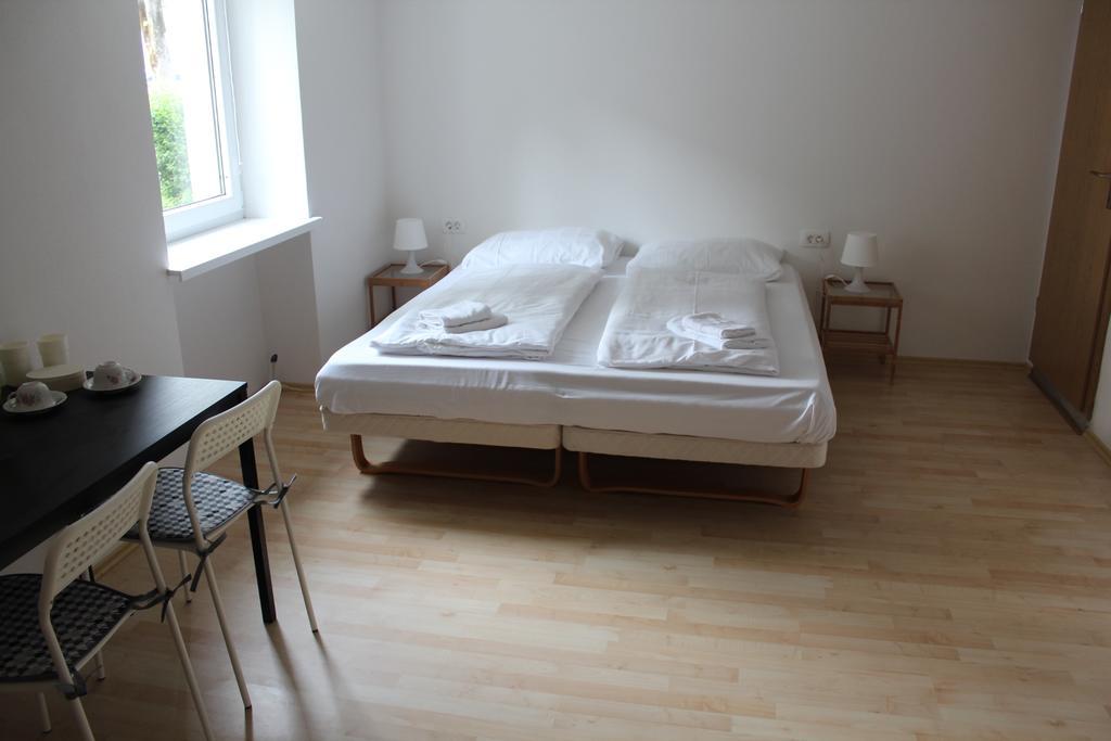 Hotel Lemonwood House à Postojna Extérieur photo